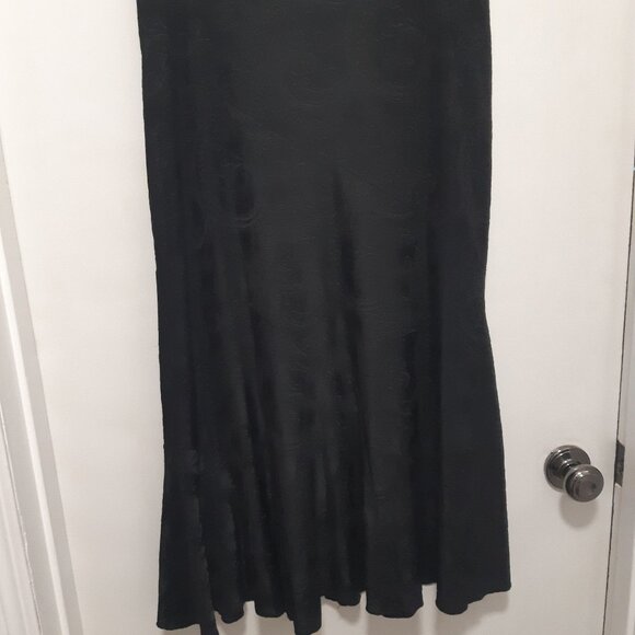 Slinky Black Jaquard Midi Skirt, elastic waist SiZE L - Picture 6 of 14